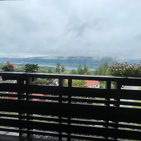 Flora Apartman